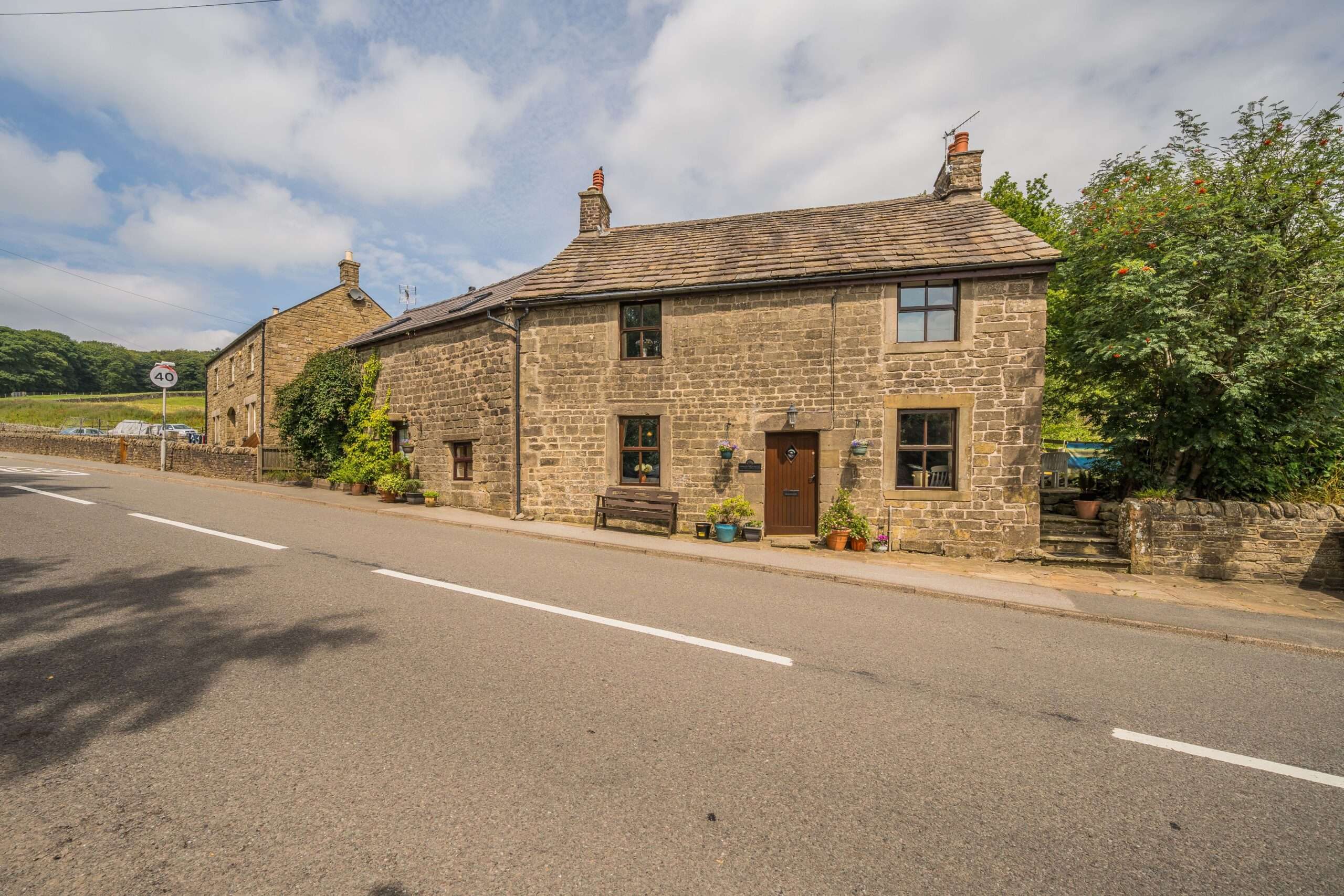 Nithen End, Manchester Road, Buxton, SK176SY - Jonathan V. Davies